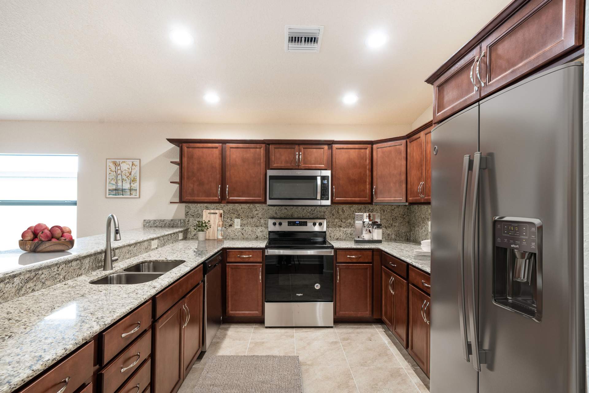 Manor - Spacious Kitchen