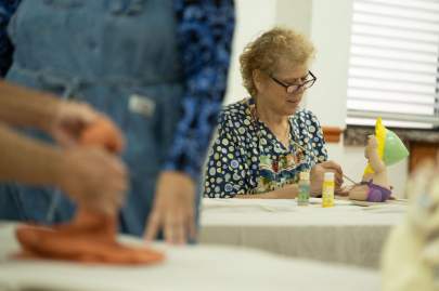 Residents doing arts and crafts